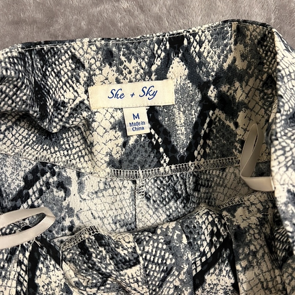 Shorts - Picture 2 of 3